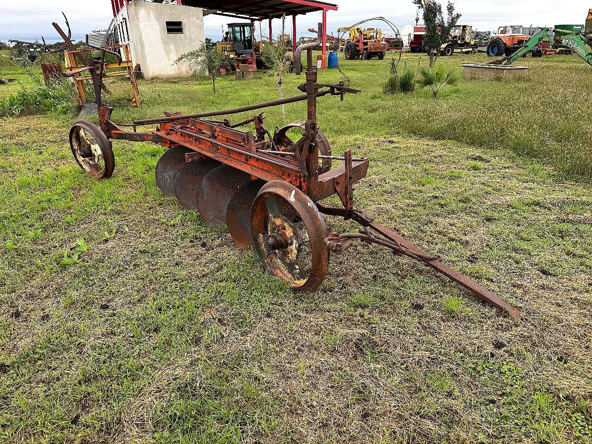 Arado de 4 Disco