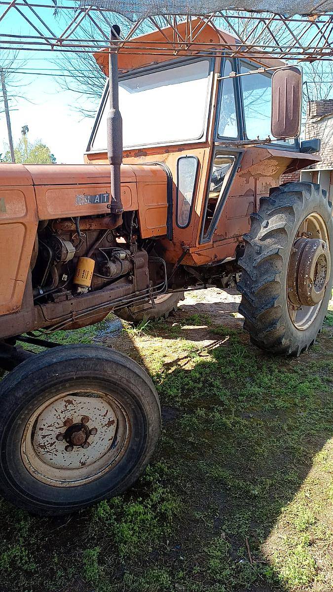 Tractor Fiat 700 e año 1983