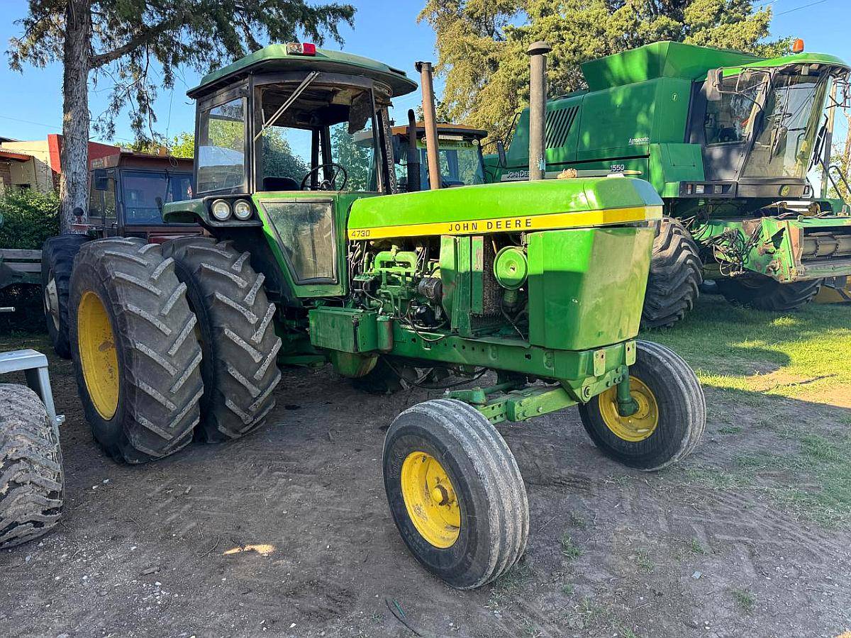 Tractor John Deere 4730