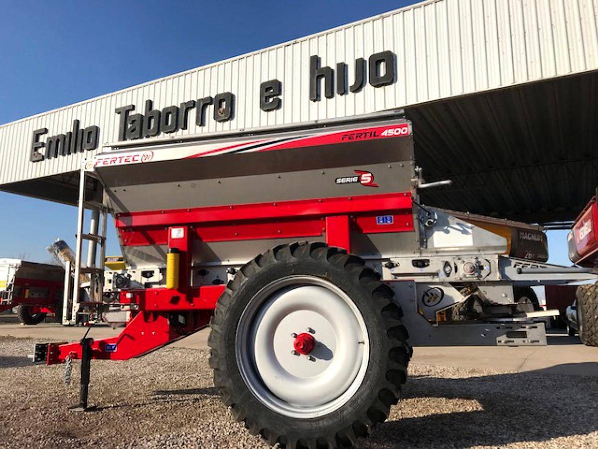 Fertilizadora Disponible Fertec 4.500 Litros