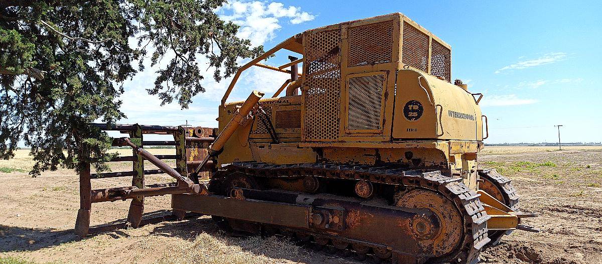 International TD25 Serie B Motor IH 817b + Lote de Repuestos