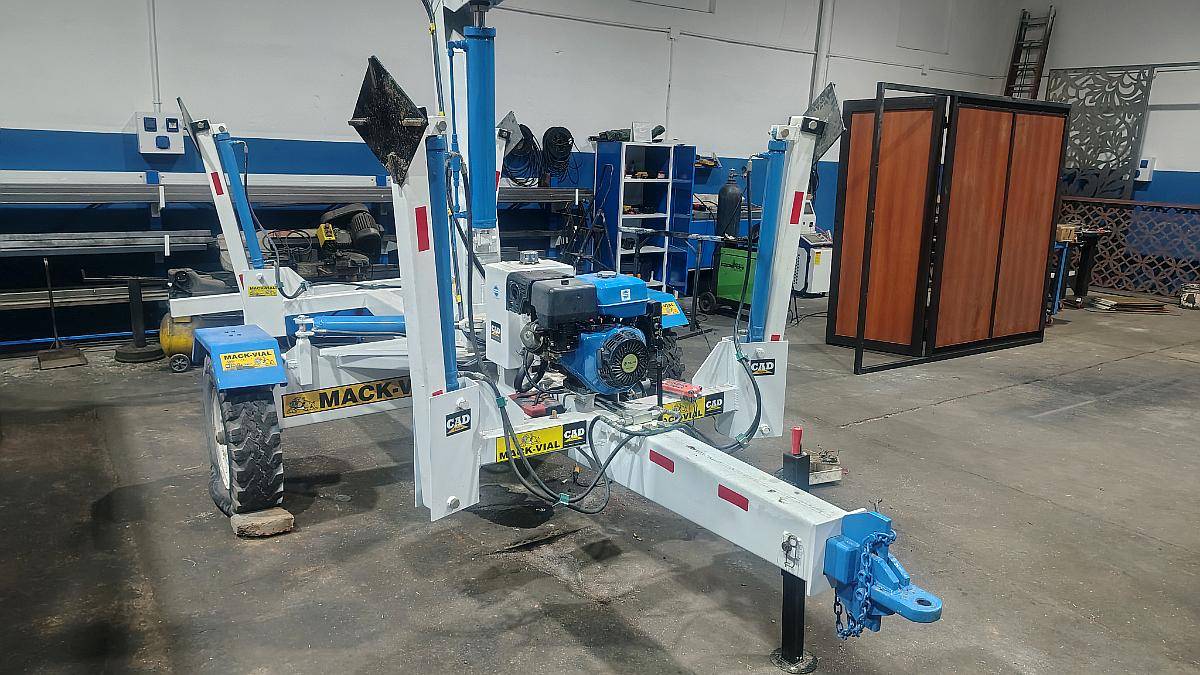 Hidrogrua Mack Vial con Control Remoto