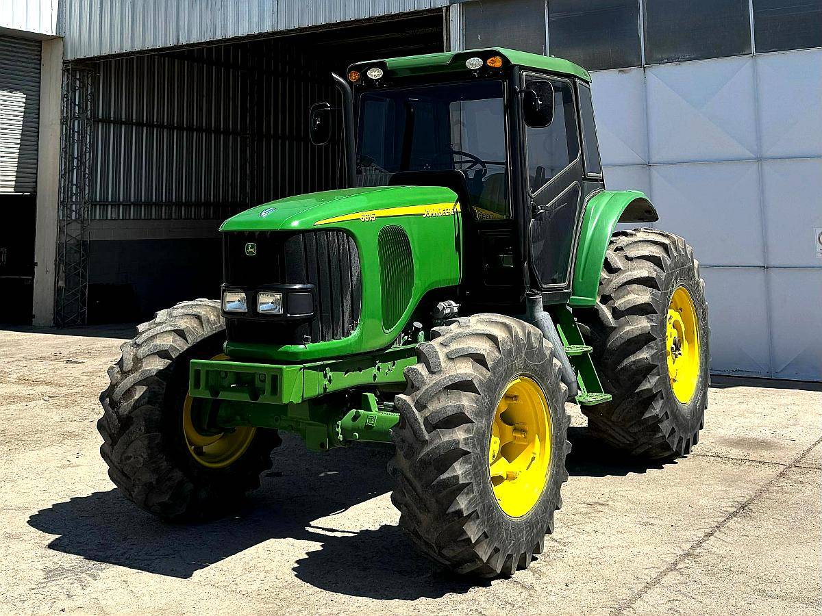 Tractor John Deere 6615, año 2008