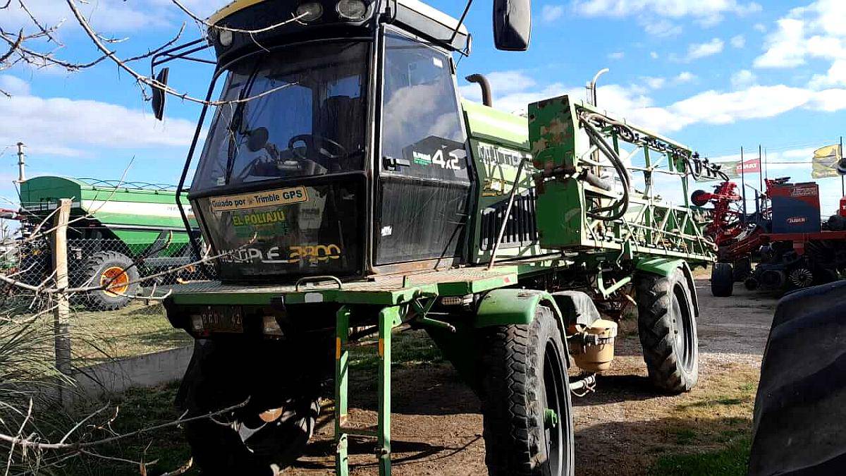 Pulverizadora Metalfor 2800, con 26 Mts. de Botalón