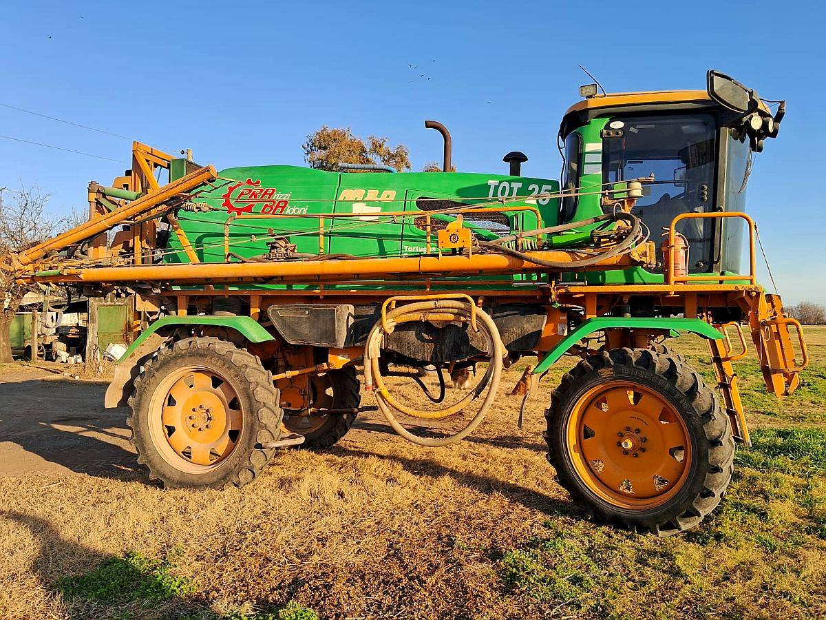 Pulverizadora Praba AR3.0 2015