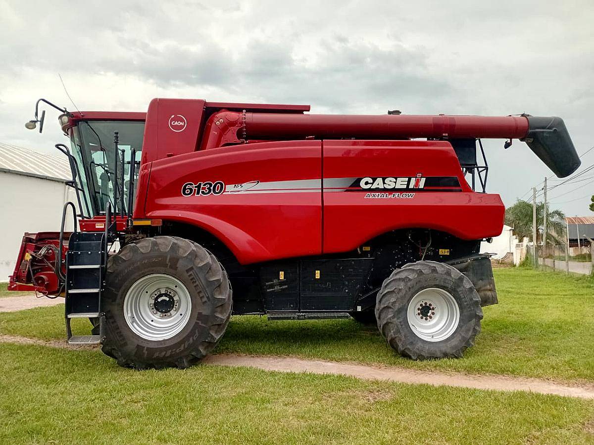 Cosechadora 6130 año 2016 - Excelente Estado