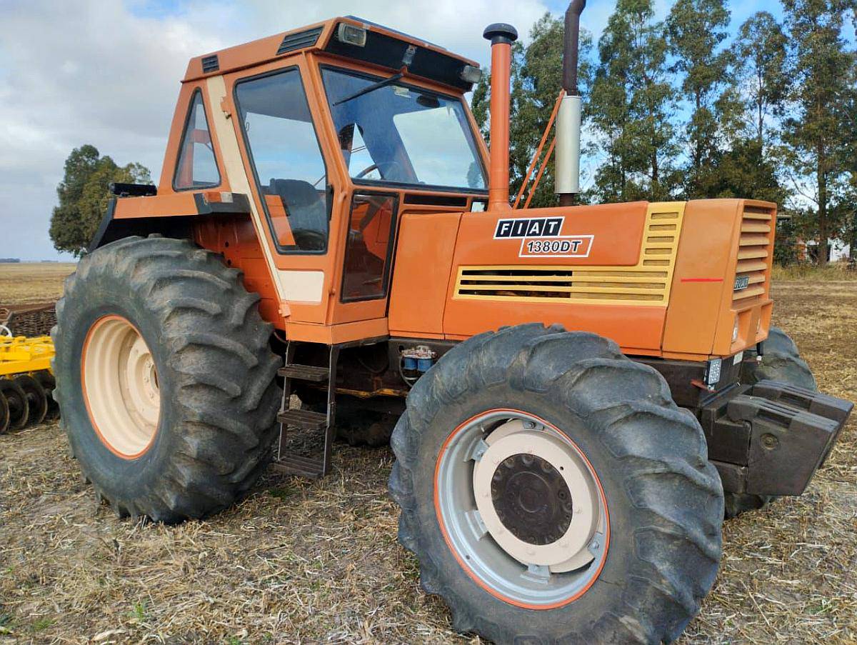 Tractor Fiat 1380 26 875 000 Agroads tractor-fiat-1380-26-875-000-agroads