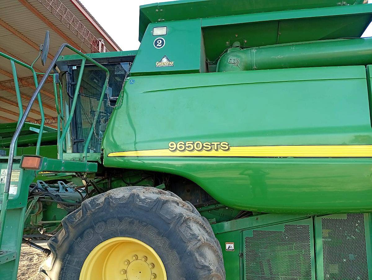 Cosechadora John Deere 9650sts año 2006 en muy Buen Estado