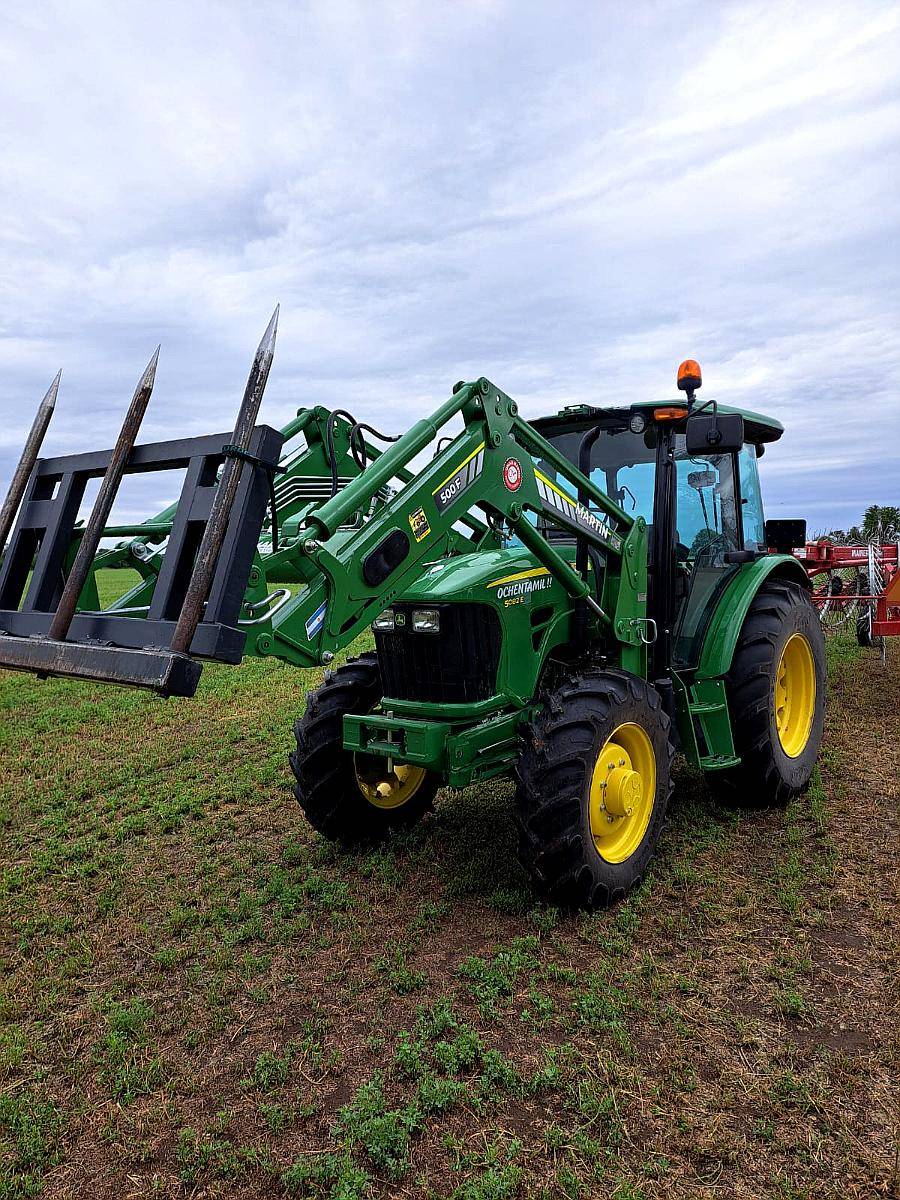 Tractor John Deere 5082 E, año 2022, 400 Hs Motor, Cabina OR