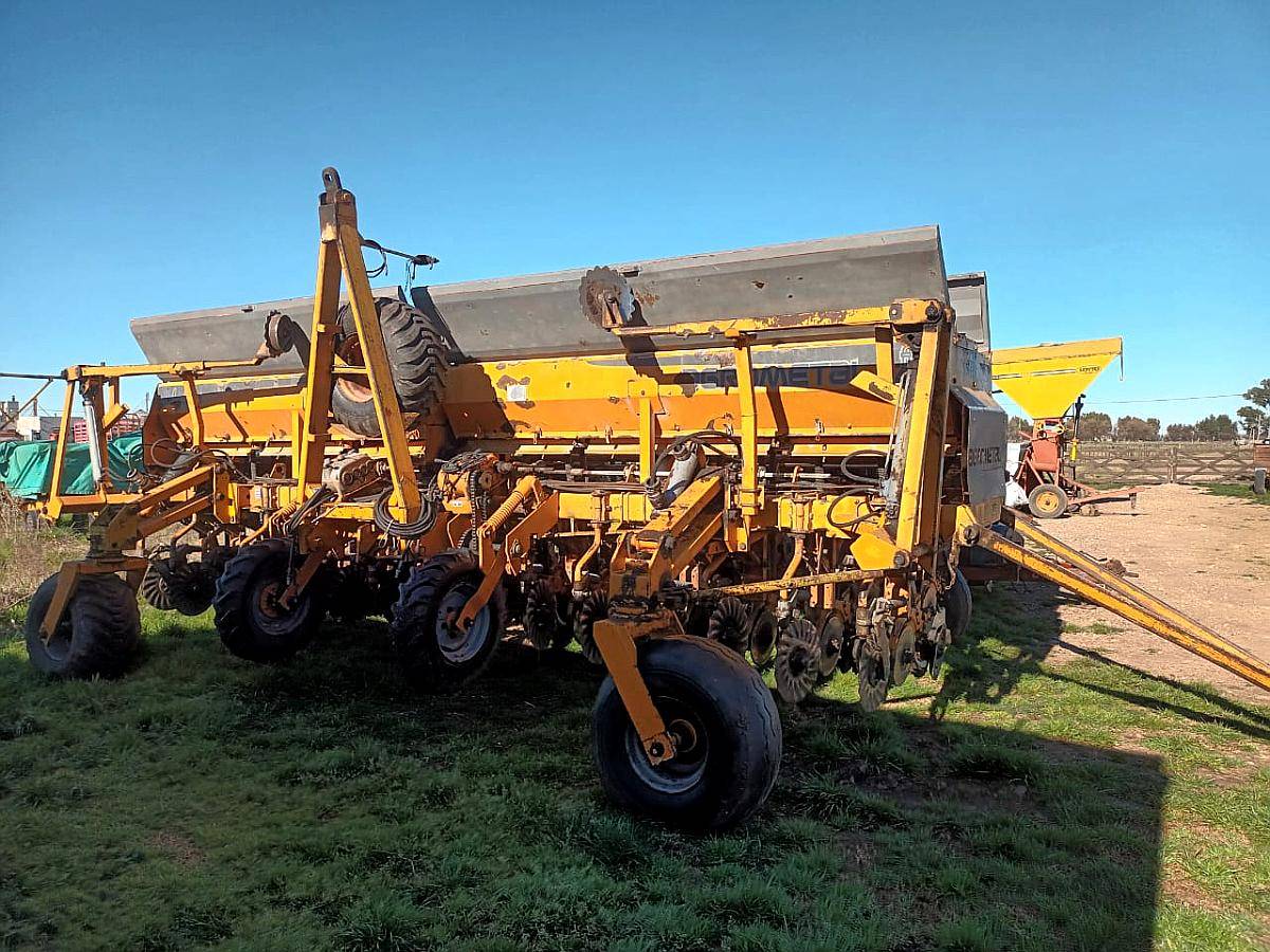 Sembradora Agrometal 29 Líneas a 21 cm con Control Agro