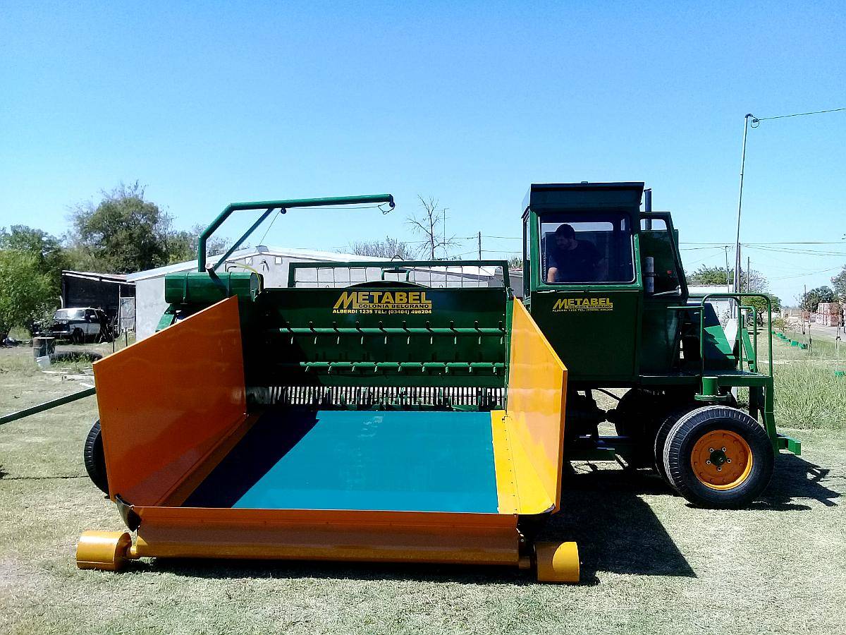 Embolsadora Forrajera 9/10 Pies Motor 260hp y Cabina Metabel