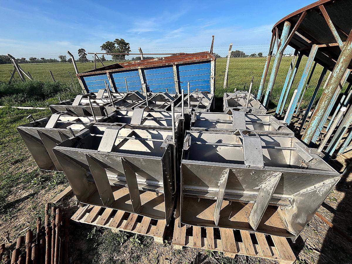 Comederos para Cerdos Inox y Máquinas para Planta Silo