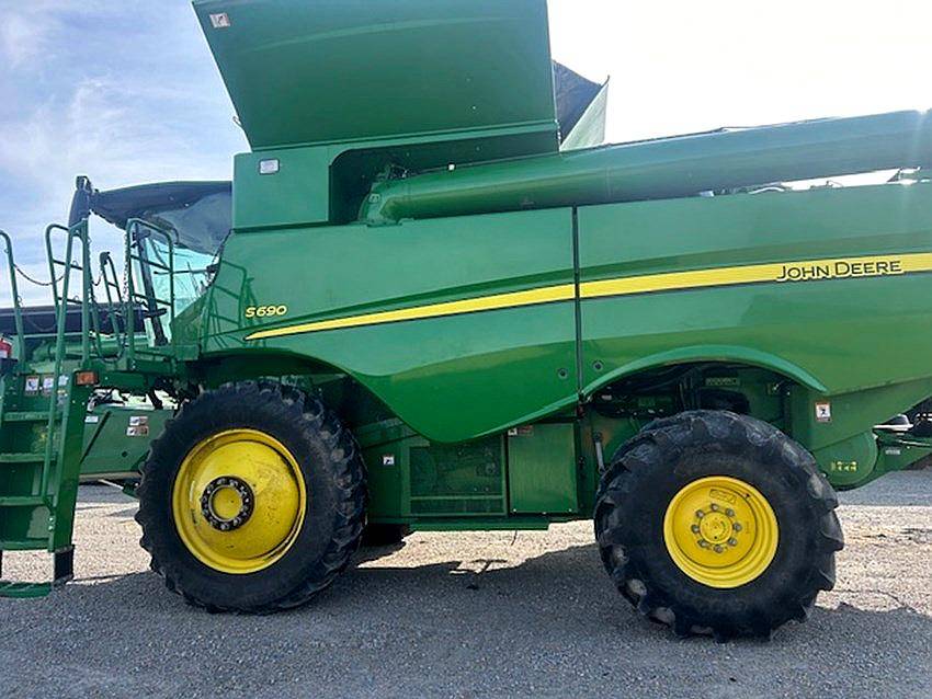 John Deere S690 Americana