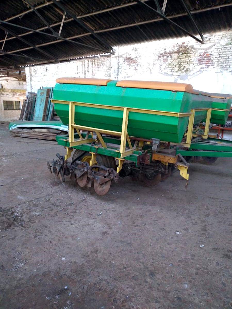 Fertilizadora Incorporadora 11 a 52