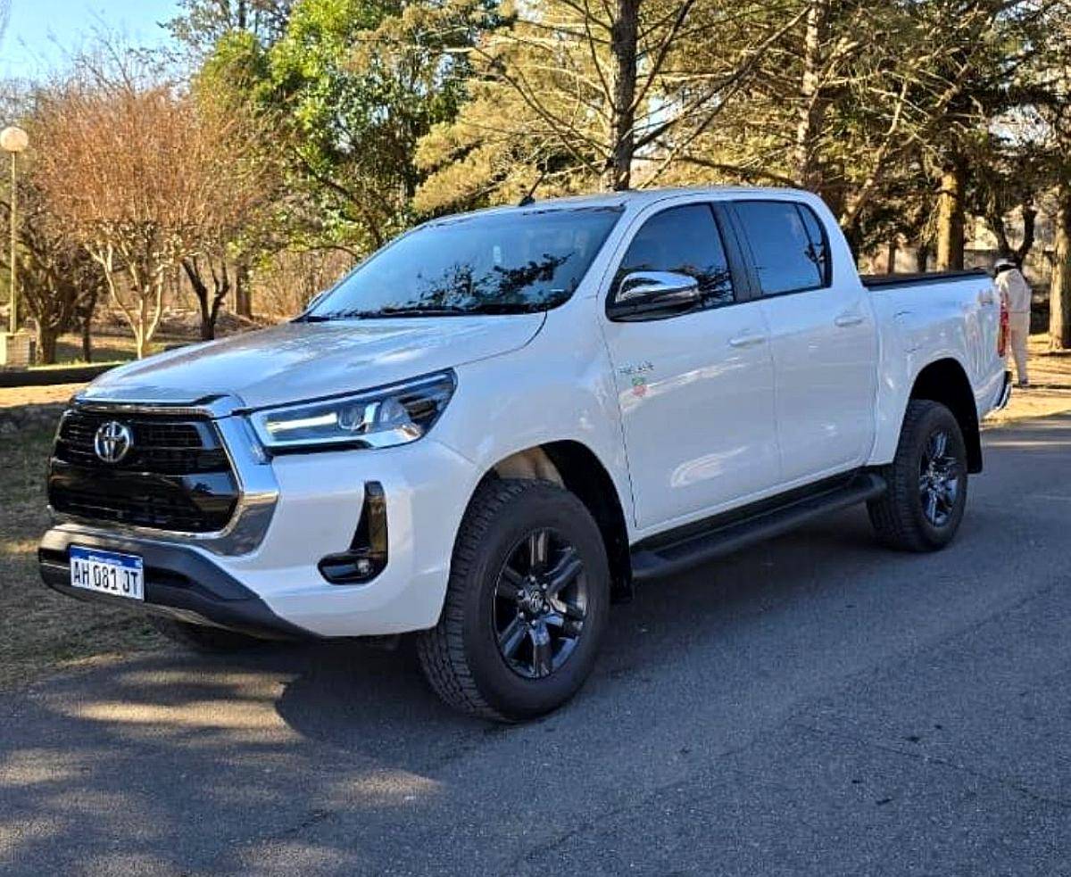 Toyota Hilux 2.8 TDI CD 4X4 Srv+ AT6 2025nafta U$45.199