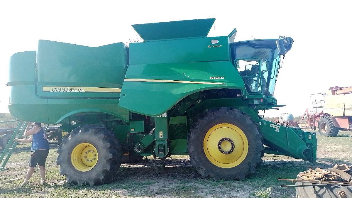 Cosechadora John D. S660