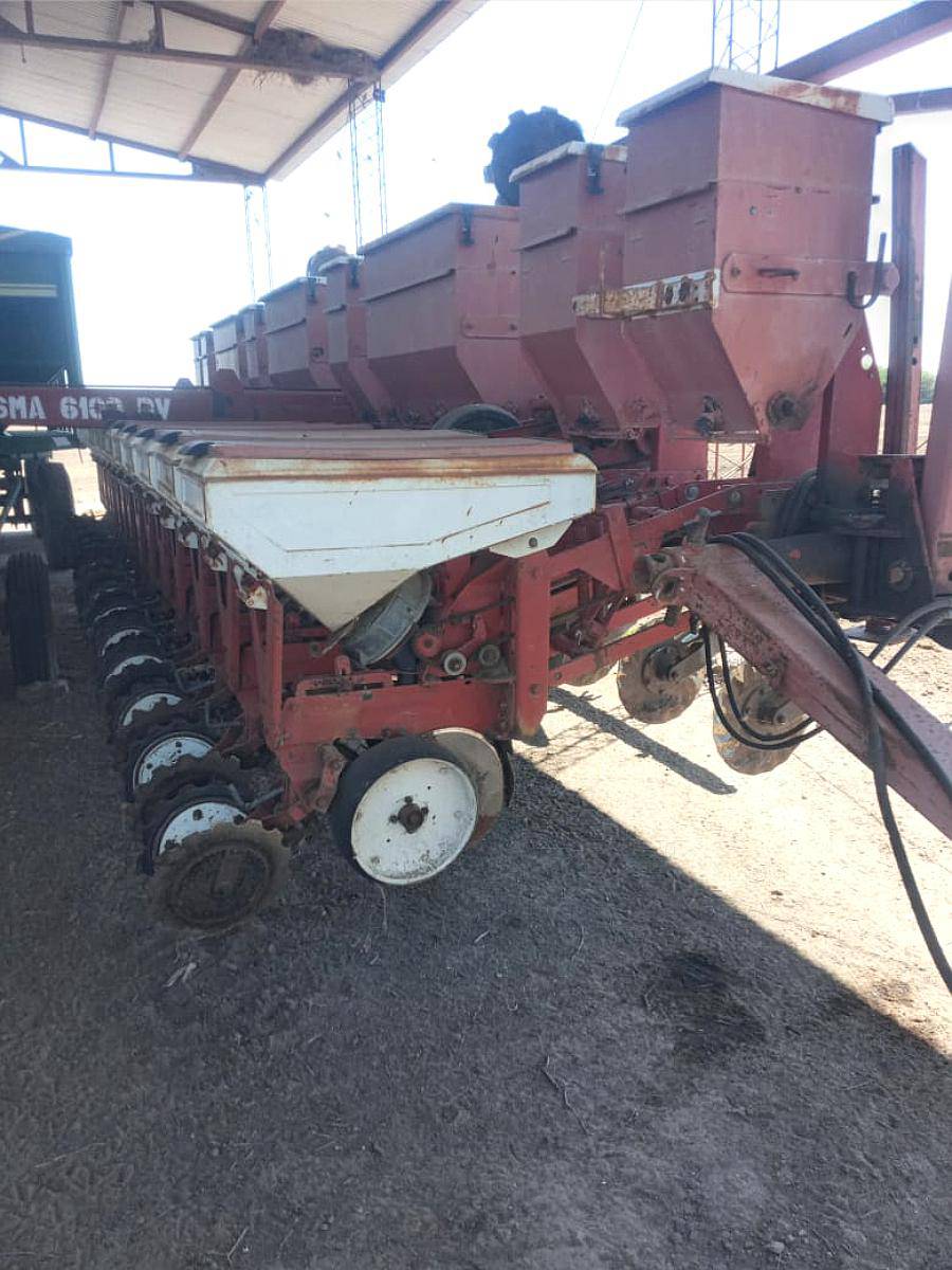Sembradora Apache 6100 de 15 Líneas a 0.52 cm