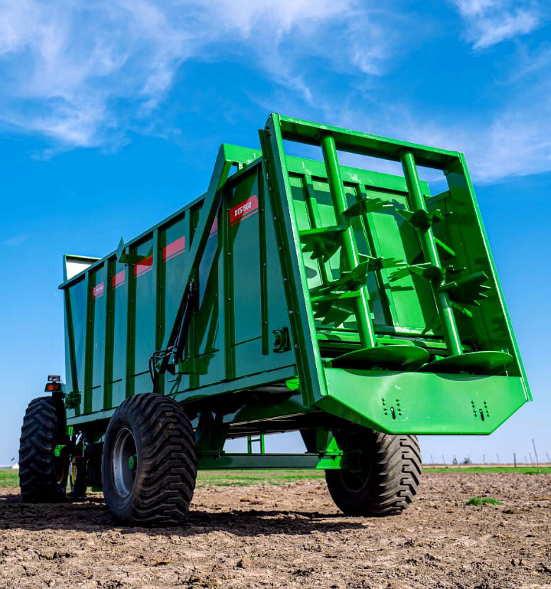 Estercolero Desparramador de Solidos 15 M3 DES15000 Tecnocar