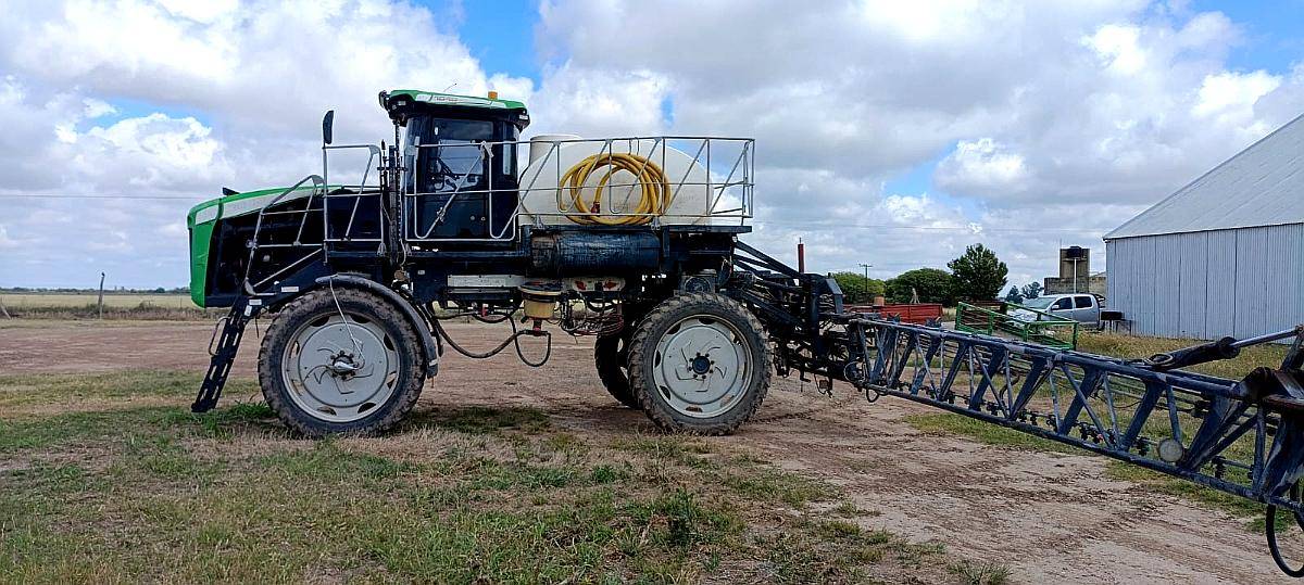 Pulverizadora Metalfor 7040 2015 - 32 MT - Piloto Plantium