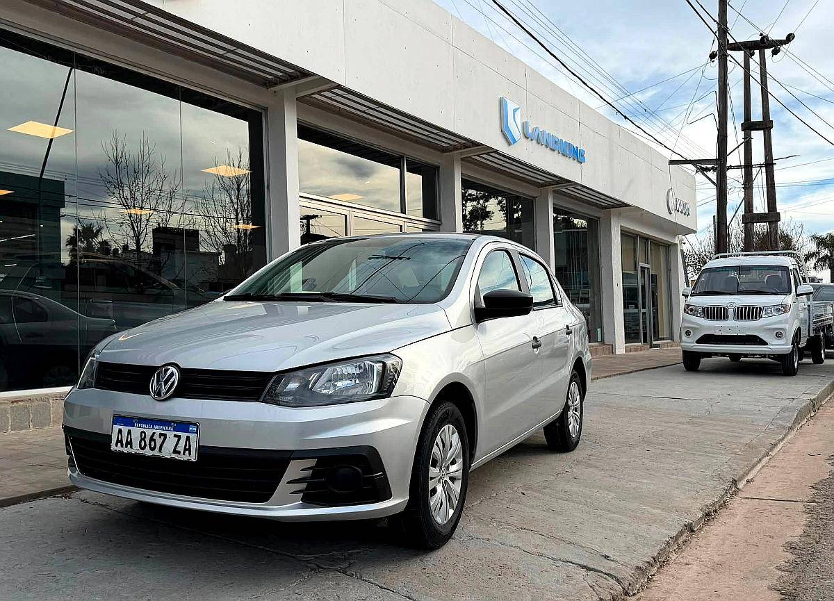 Vw Voyage 1.6 MSI Manual año 2017 Gris Plata. con 48.000km.