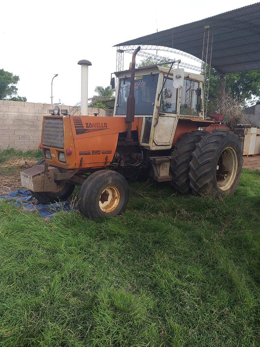 Vendo Zanello 220, 140 HP, Hidráulico, Motor MB 1114, Modelo