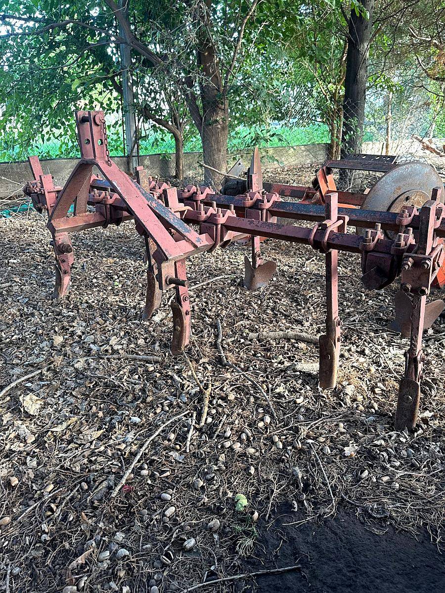 Aporcador Carpidor Cultivador 6 Puas 3 Puntos Rojo