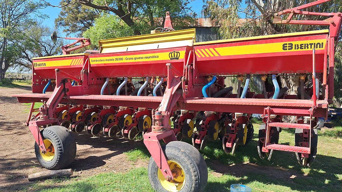 Sembradora Bertini 28000 - 13 a 52 Neumtica - Fert en Linea