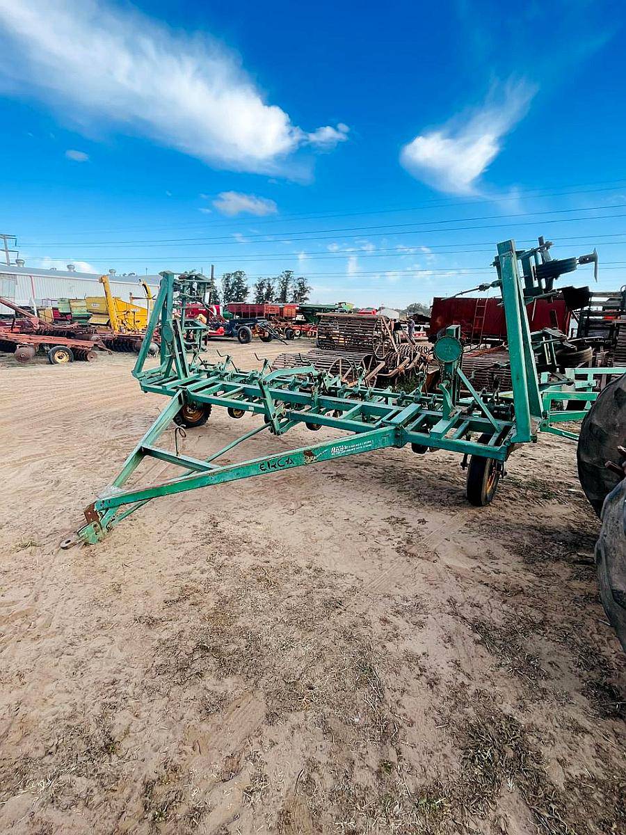 Carpidor Erca de 11 Rejas a 70 cm con Alas .