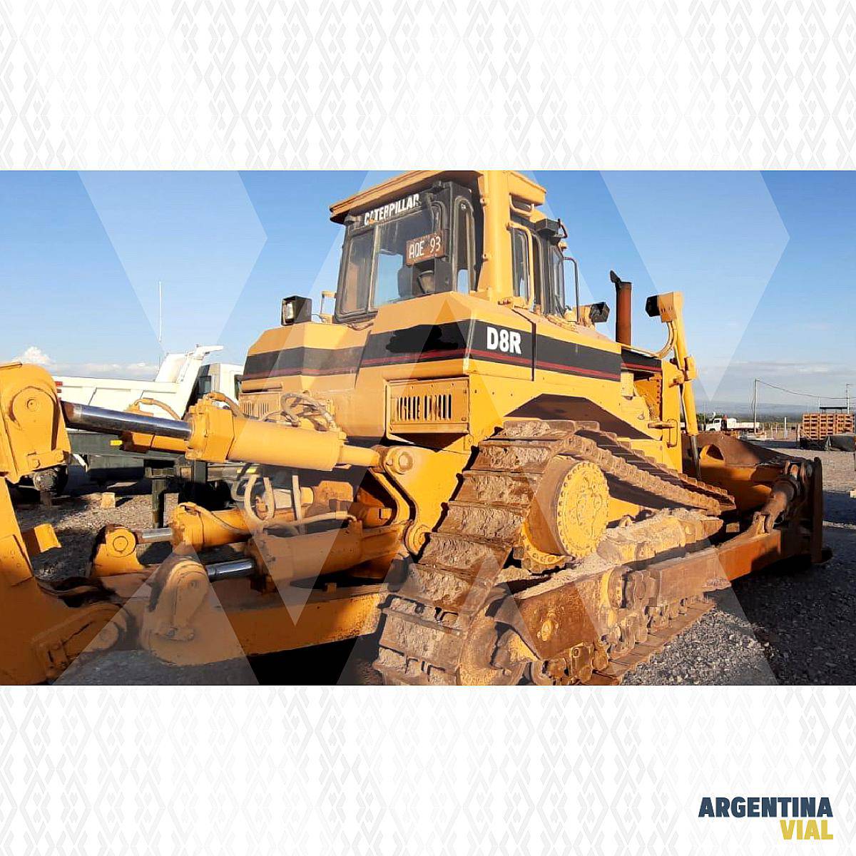 Topador Caterpillar D8R (id602)