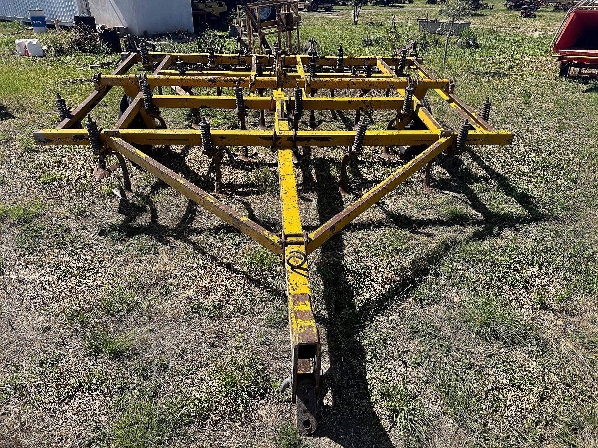 Cultivador de Campo Usado