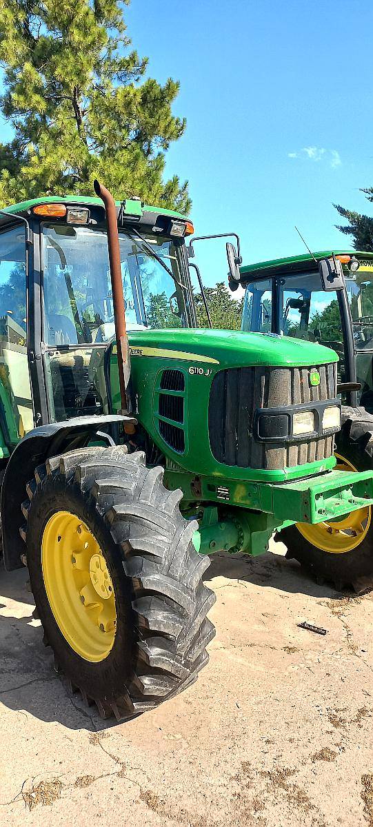 Tractor John Deere 6110j -2016