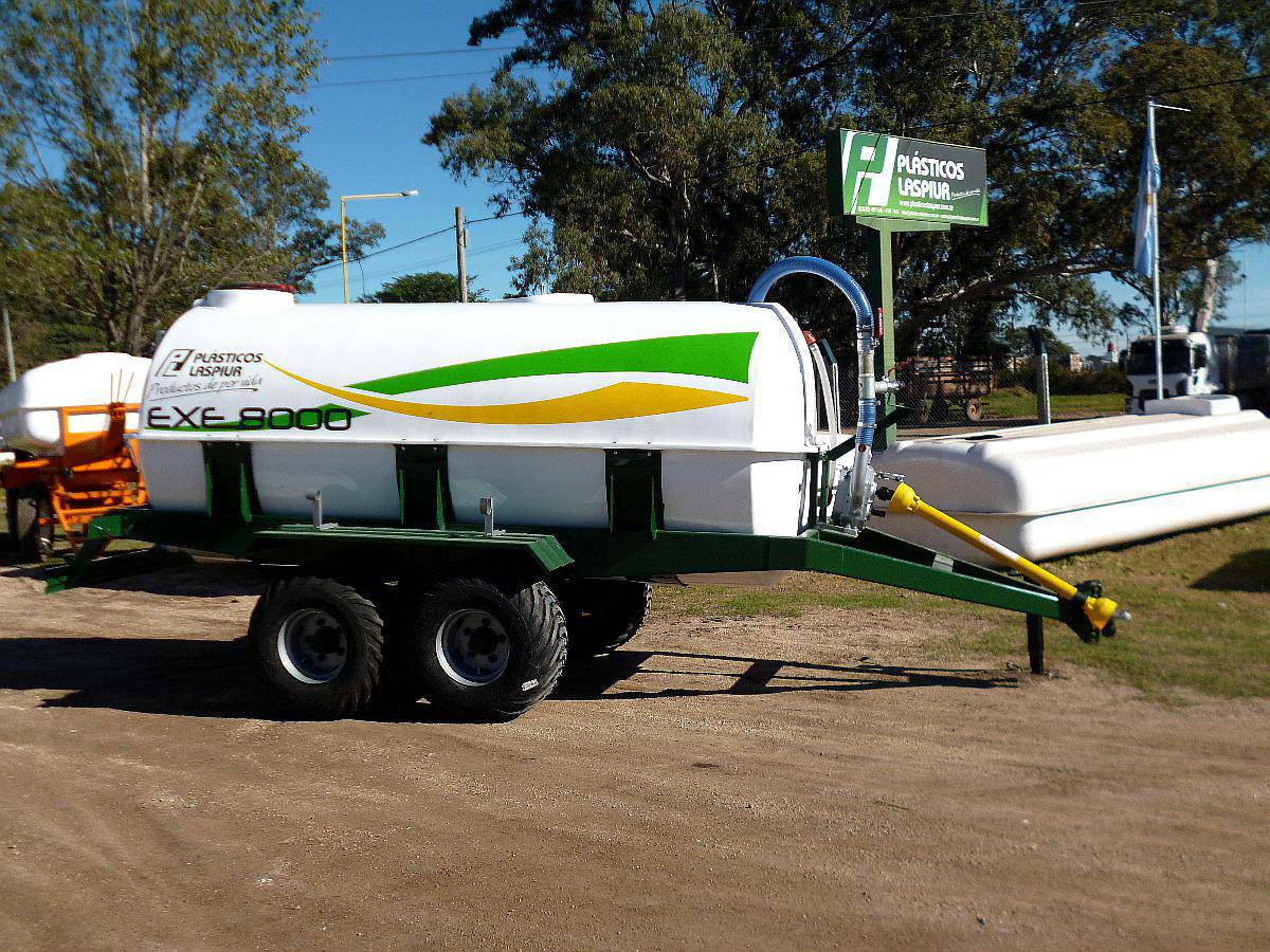 Estercolera 8000 Litros - Balancin - Plasticos Laspiur SRL