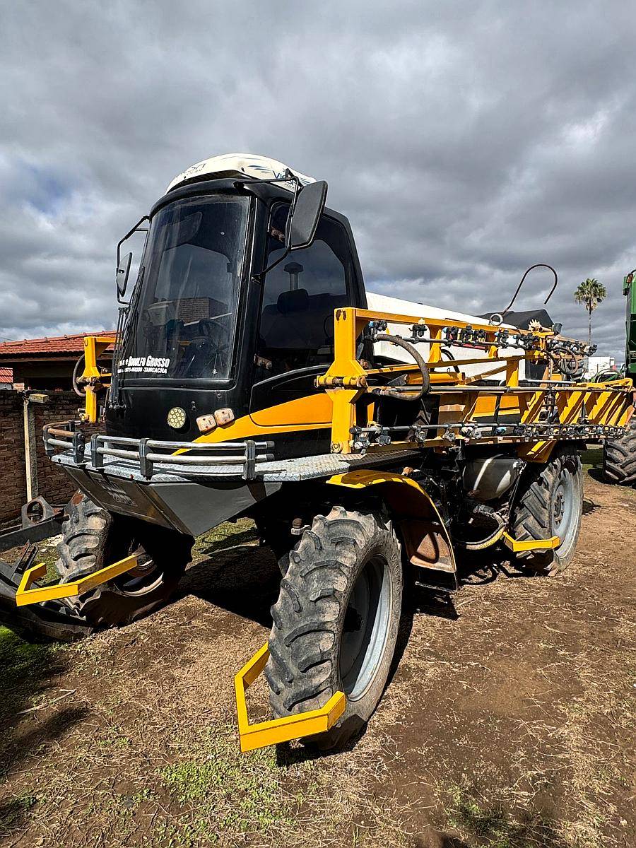 Pulverizadora Motriz Tilo 2500 Lts Mecanica John Deere