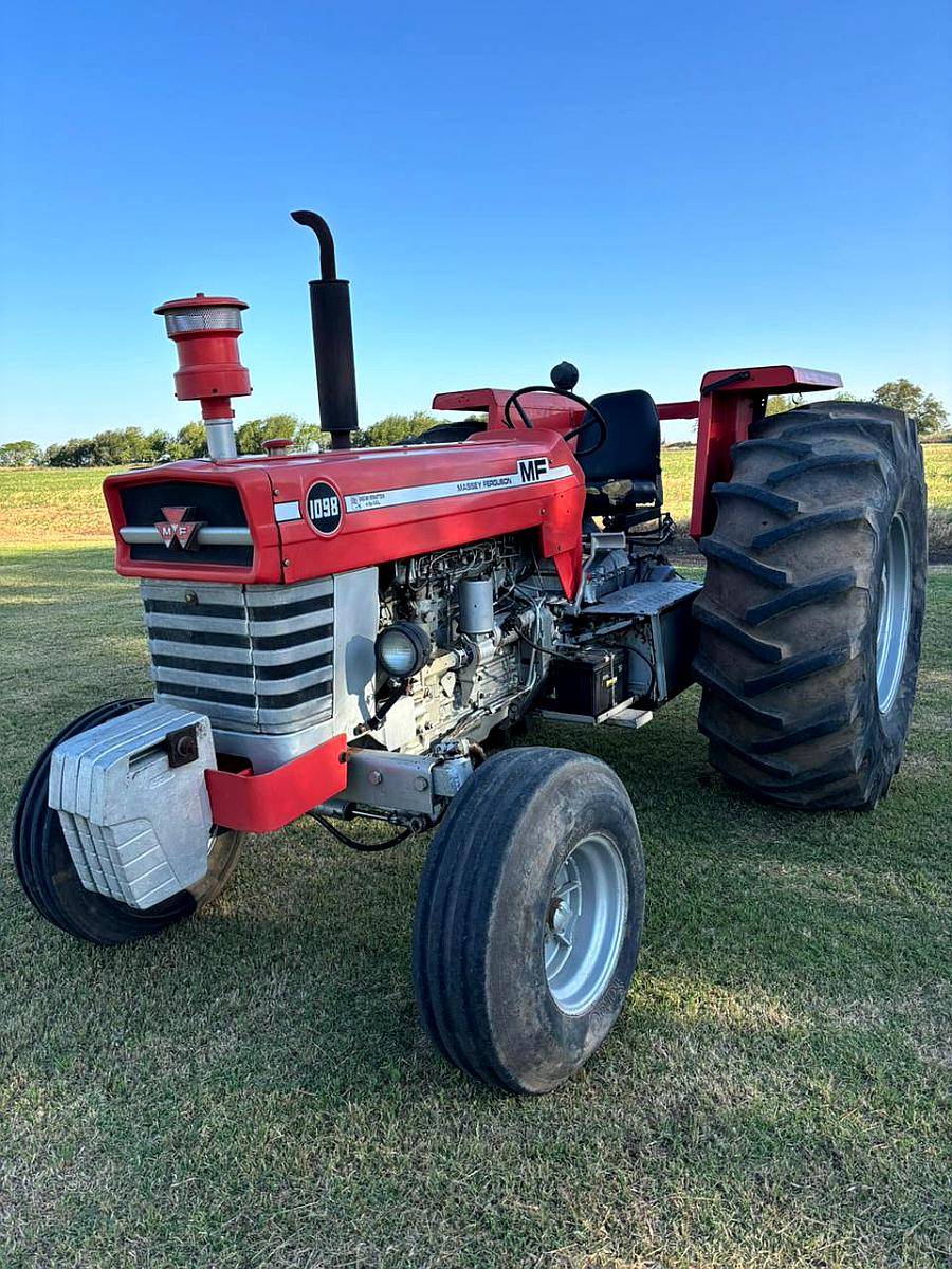 Tractor Massey Ferguson 1098-usado