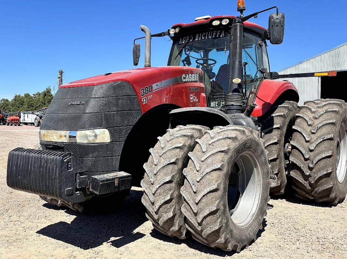 Tractor Magnum 380 Case