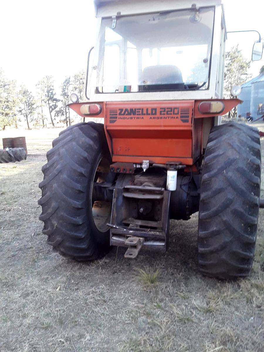 Tractor Zanello 220, 120 HP, año 1997, Rodado Dual. Agroads