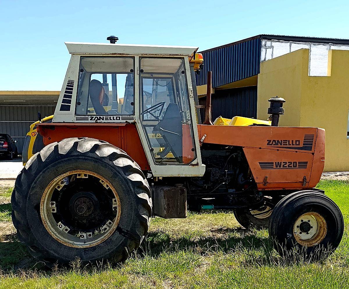 Tractor Zanello 220 18.4x34