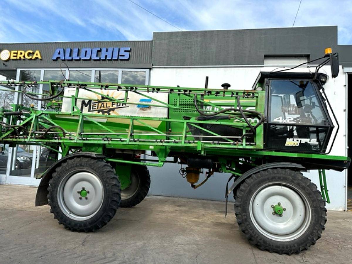 Pulverizadora Metalfor Múltiple 2800 4X2 año 2004