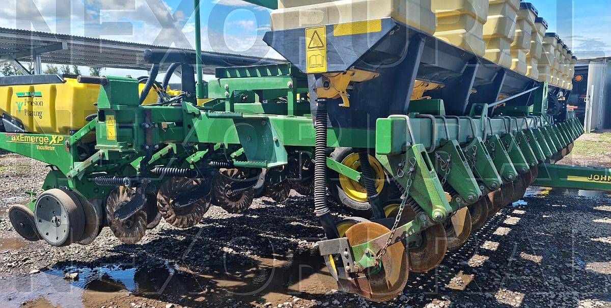 Jd 1740 18/52, 2010, Precision Planting Vset y Delta Force.