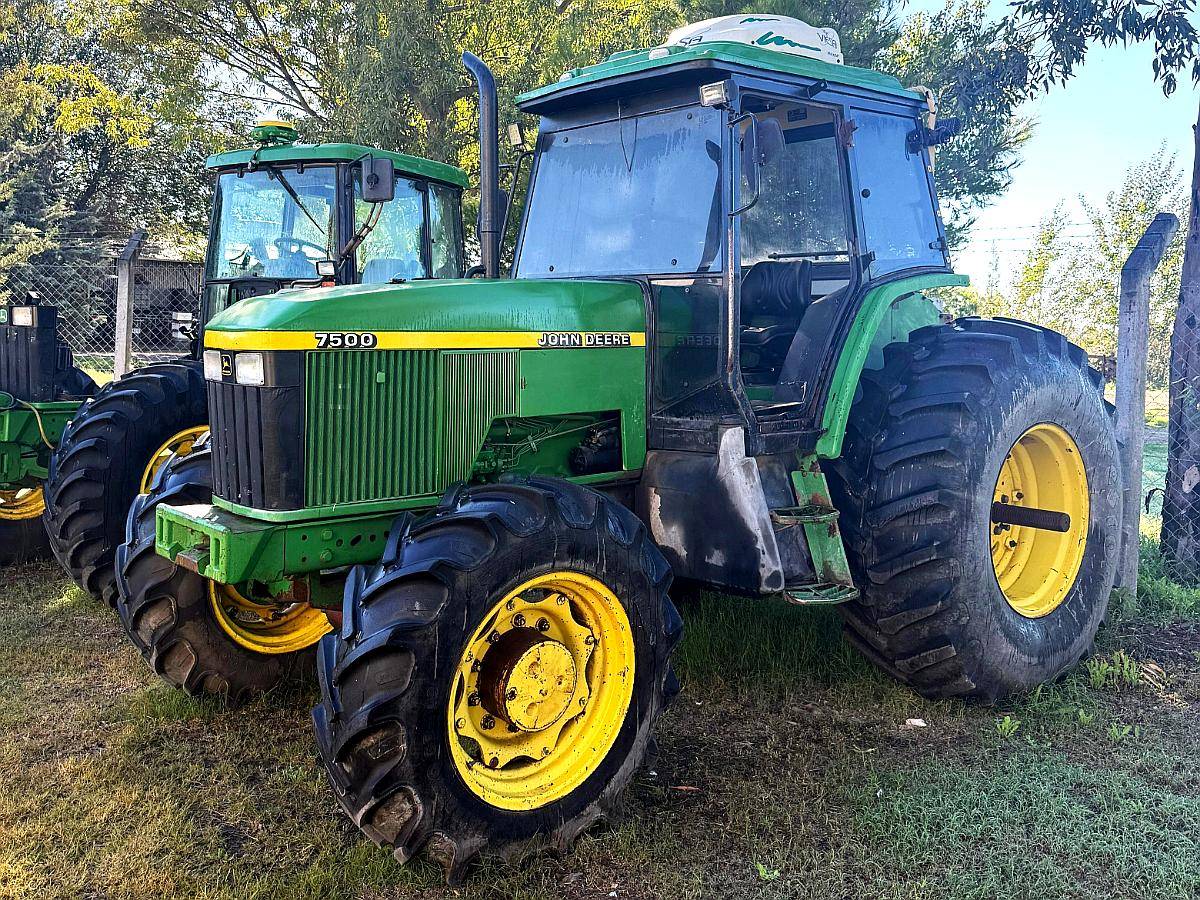 Tractor John Deere 7500, año 1996