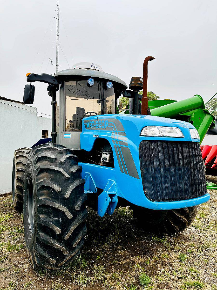 Tractor 220 HP - Powertrac (motor Deutz)