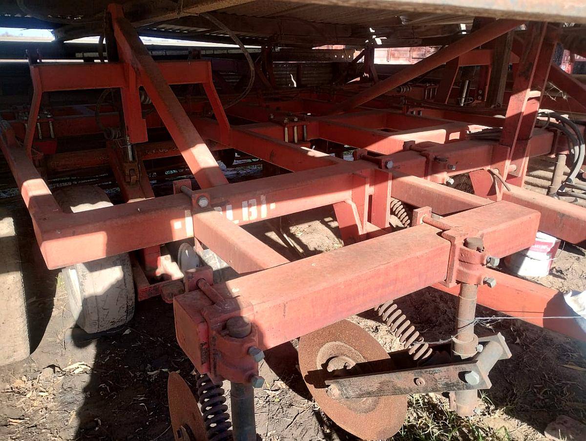 Subsolador Dolbi de 10 Timones Rectos