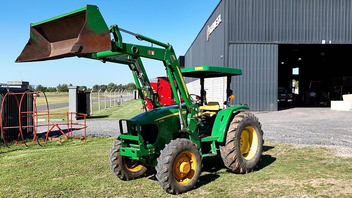 Tractor John Deere 5725 con Pala Frontal Original