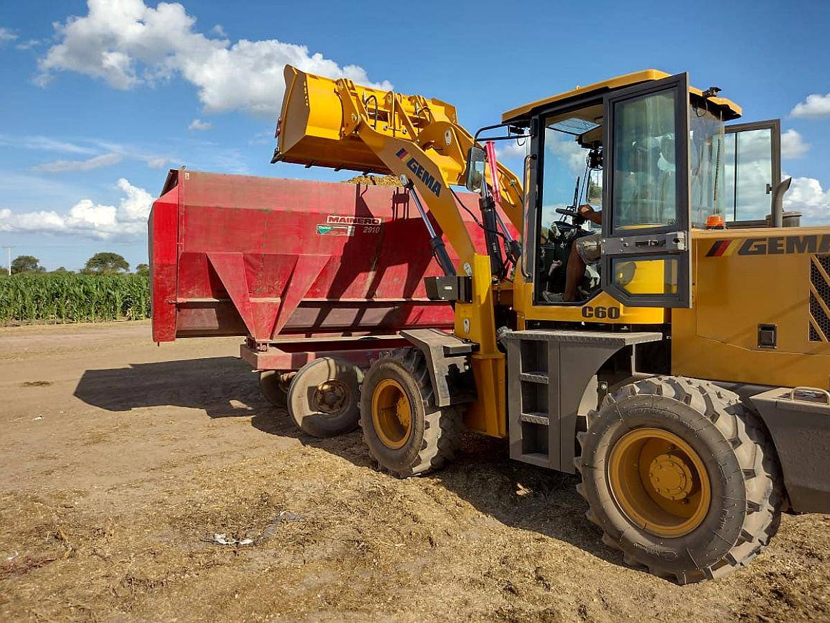 Pala Gema C60 de 1M3 con Levanta Pallet