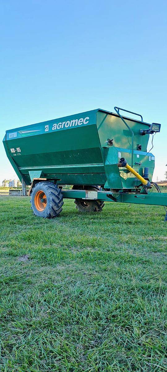 Mixer Horizontal Agromec 9.5 Metros