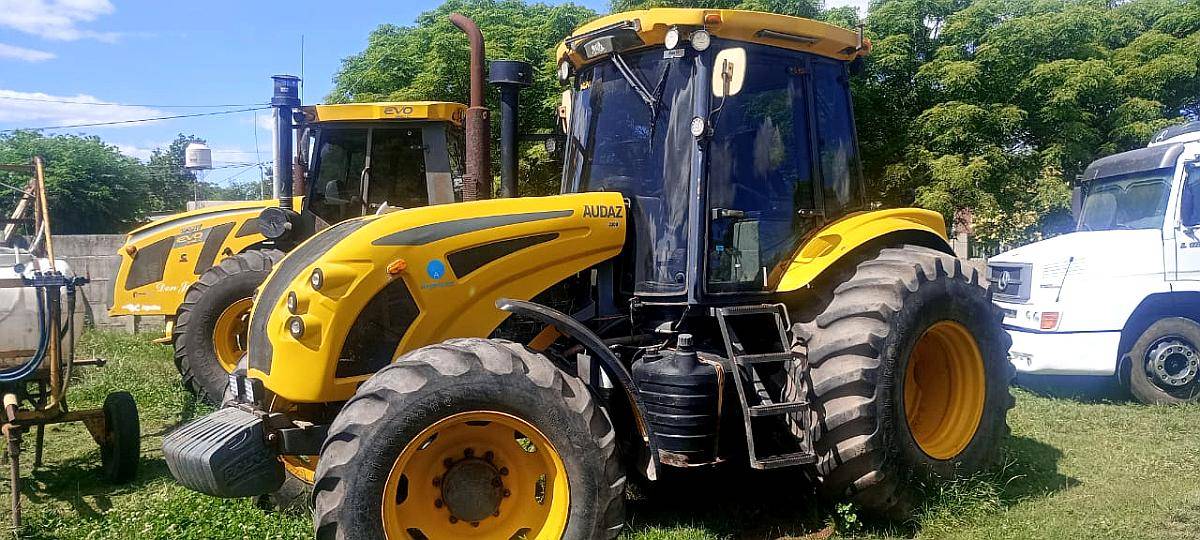 Tractor Pauny Audaz 2200 - 220hp - 5500hs - 2017 - A/A