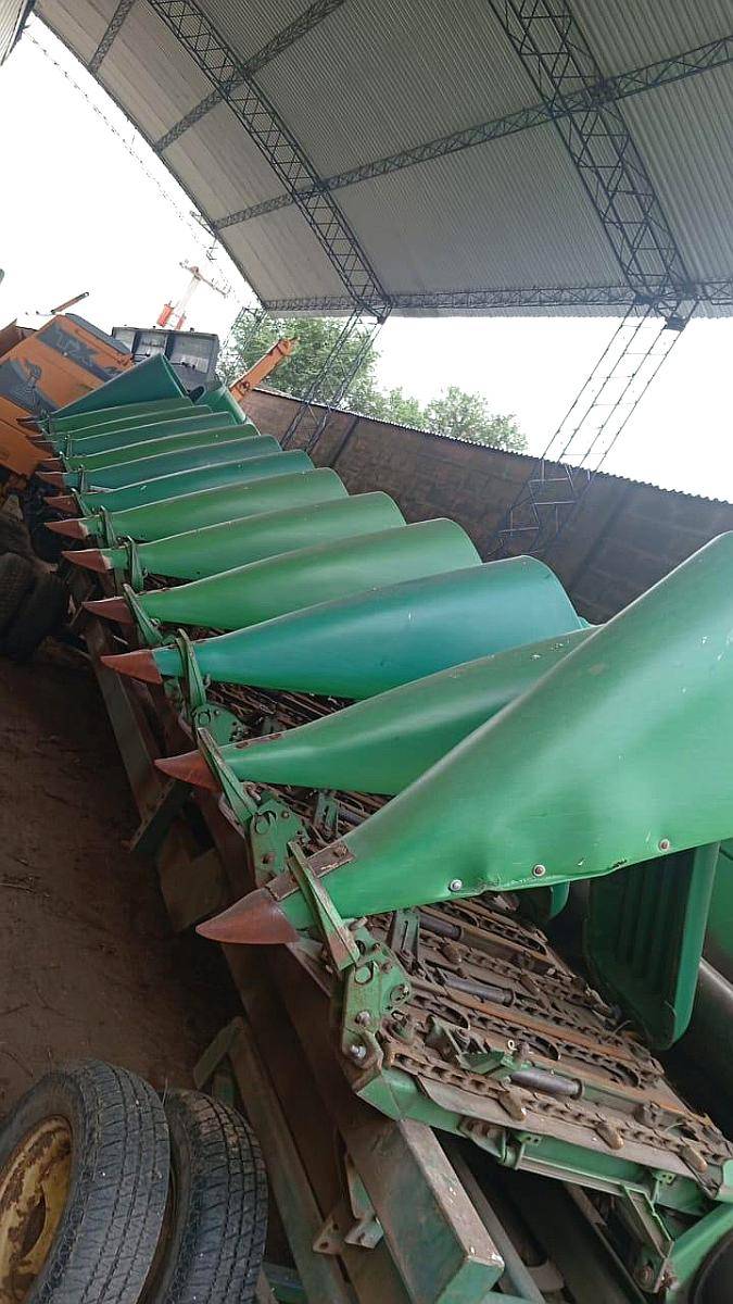 Cabezal Maicero John Deere 12/52 - año 2007 - Usado.