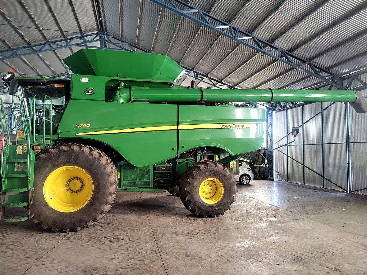 John Deere S790 DD 745 FD. Piloto. M 2500 HS. R 1500 HS.