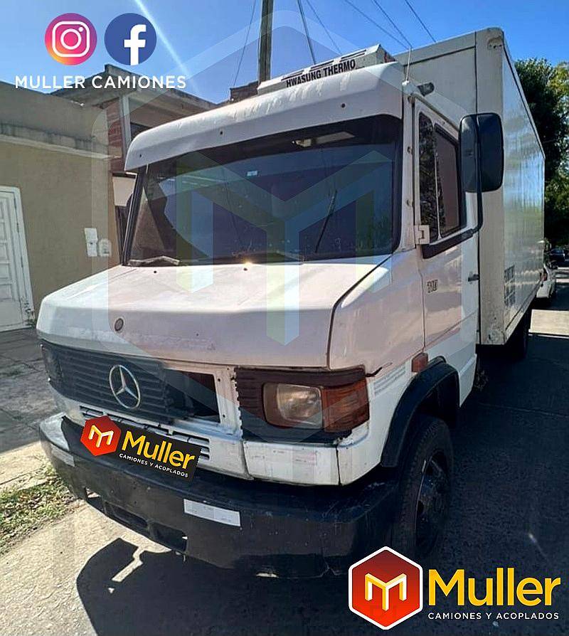 Mercedes Benz 710 año 2000 con Caja y Equipo