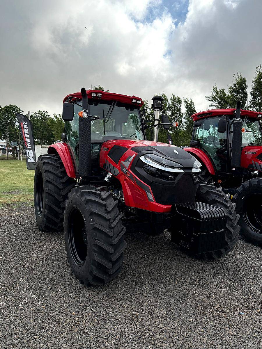 Tractor Traxor Tc1504+ 150 HP 4X4 con 3 Puntos